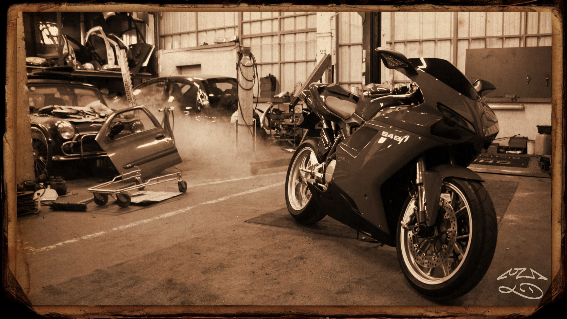 Wallpaper HD ducati garage